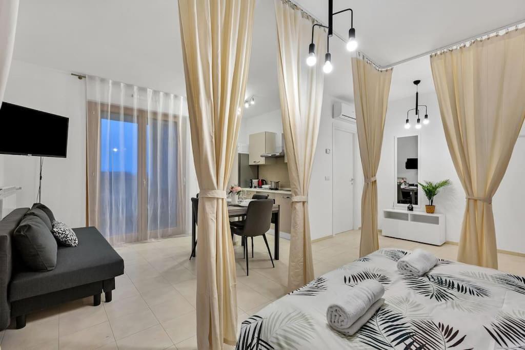 Apartment Private Parking-terrace10 Min To Linate Airport Milan