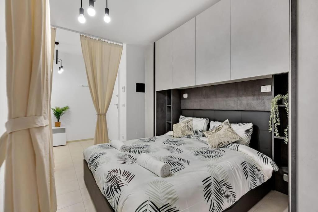 Private Parking-terrace10 Min To Linate Airport * Milan