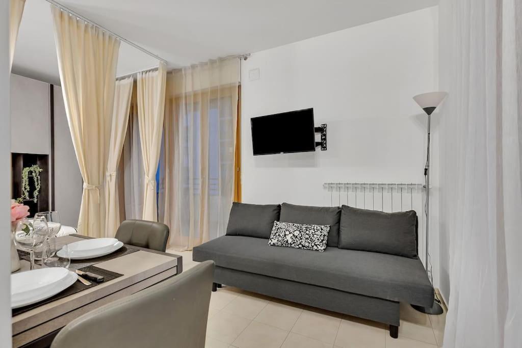 Apartment Private Parking-terrace10 Min To Linate Airport *